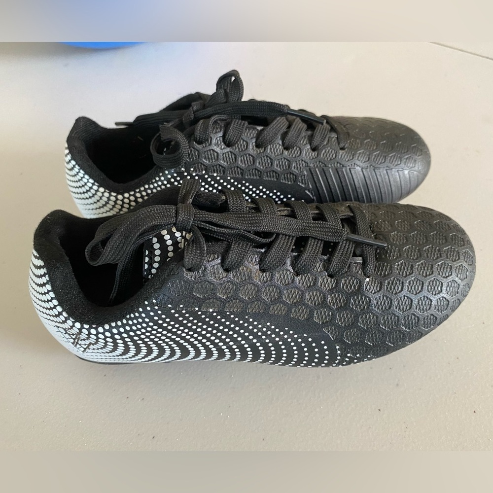 Girls Soccer Cleats 13